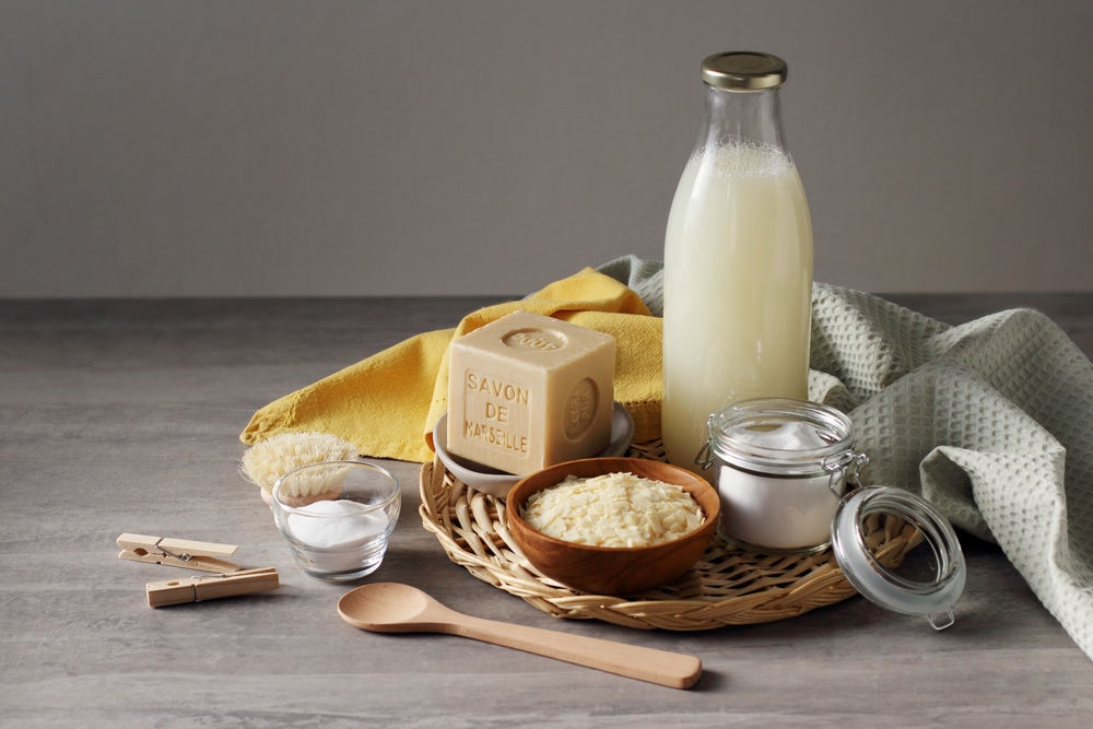 ingrédients naturels pour préparation d'une lessive maison